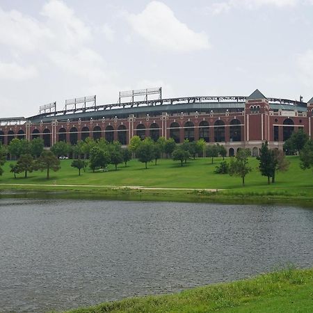 Family Friendly 2Bdrm-Walk To At&T/Cowboys Stadium 알링턴 외부 사진