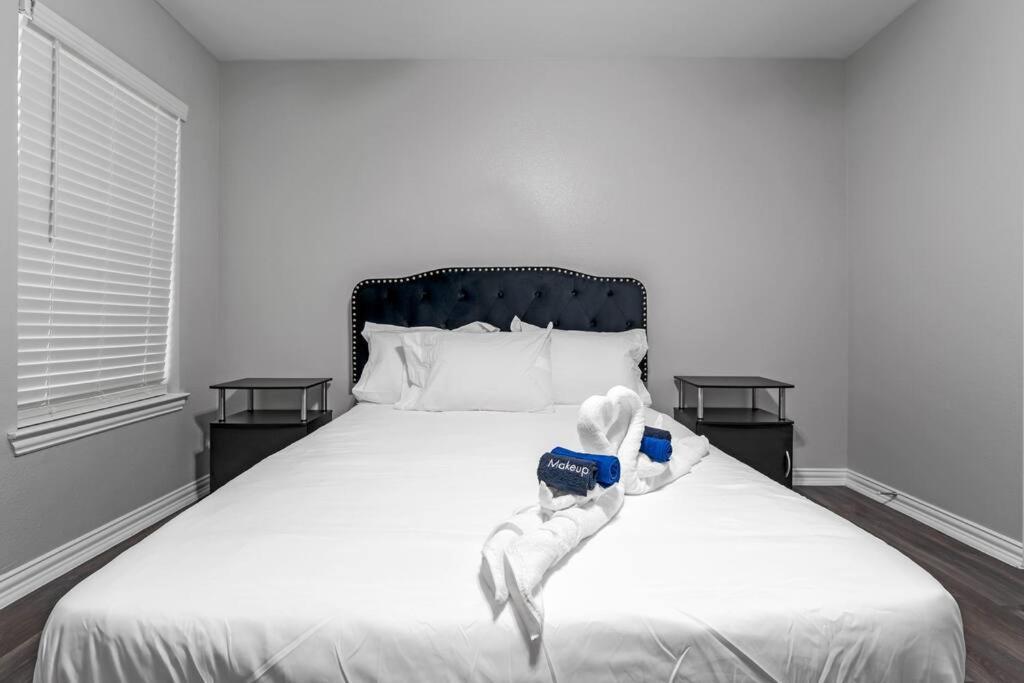 Family Friendly 2Bdrm-Walk To At&T/Cowboys Stadium 알링턴 외부 사진